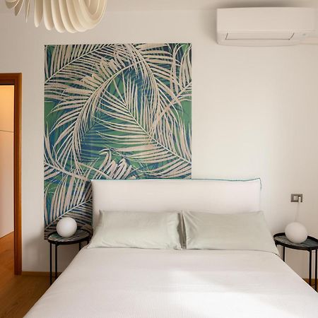 Suite 51 Appartamento Con Terrazzo A 50 Mt Dal Lago - Private Parking (Adults Only) Арона Екстер'єр фото
