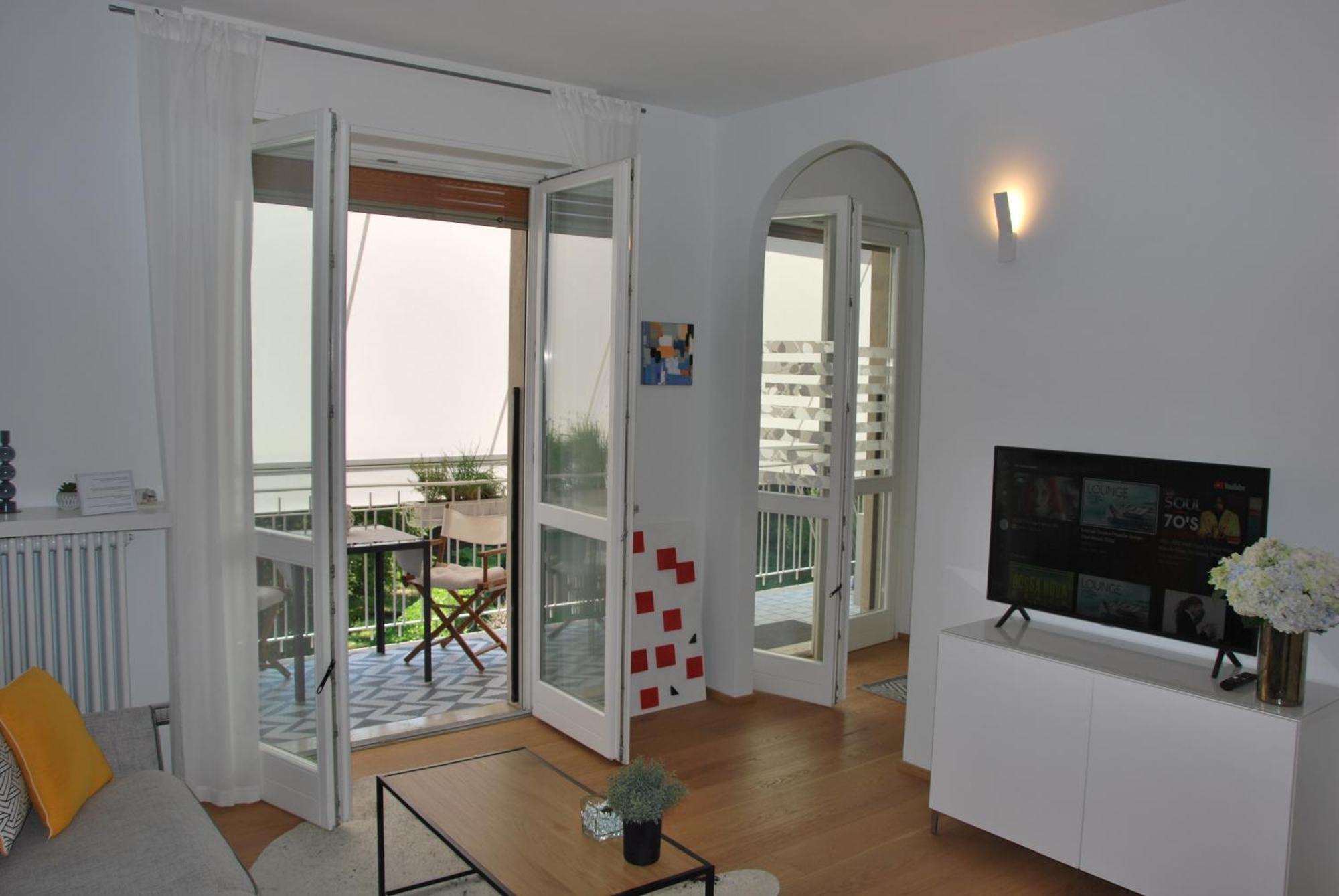 Suite 51 Appartamento Con Terrazzo A 50 Mt Dal Lago - Private Parking (Adults Only) Арона Екстер'єр фото