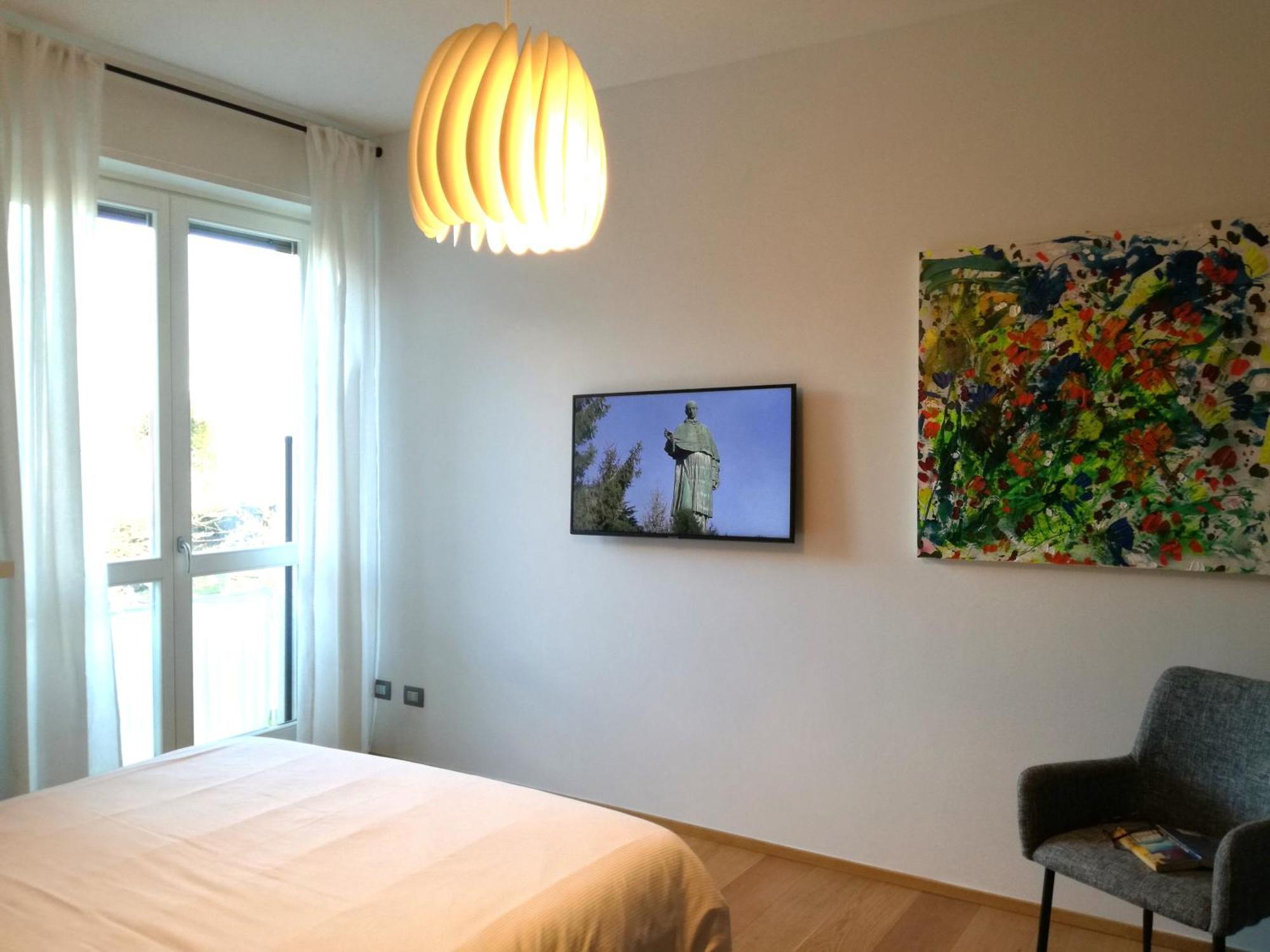 Suite 51 Appartamento Con Terrazzo A 50 Mt Dal Lago - Private Parking (Adults Only) Арона Екстер'єр фото