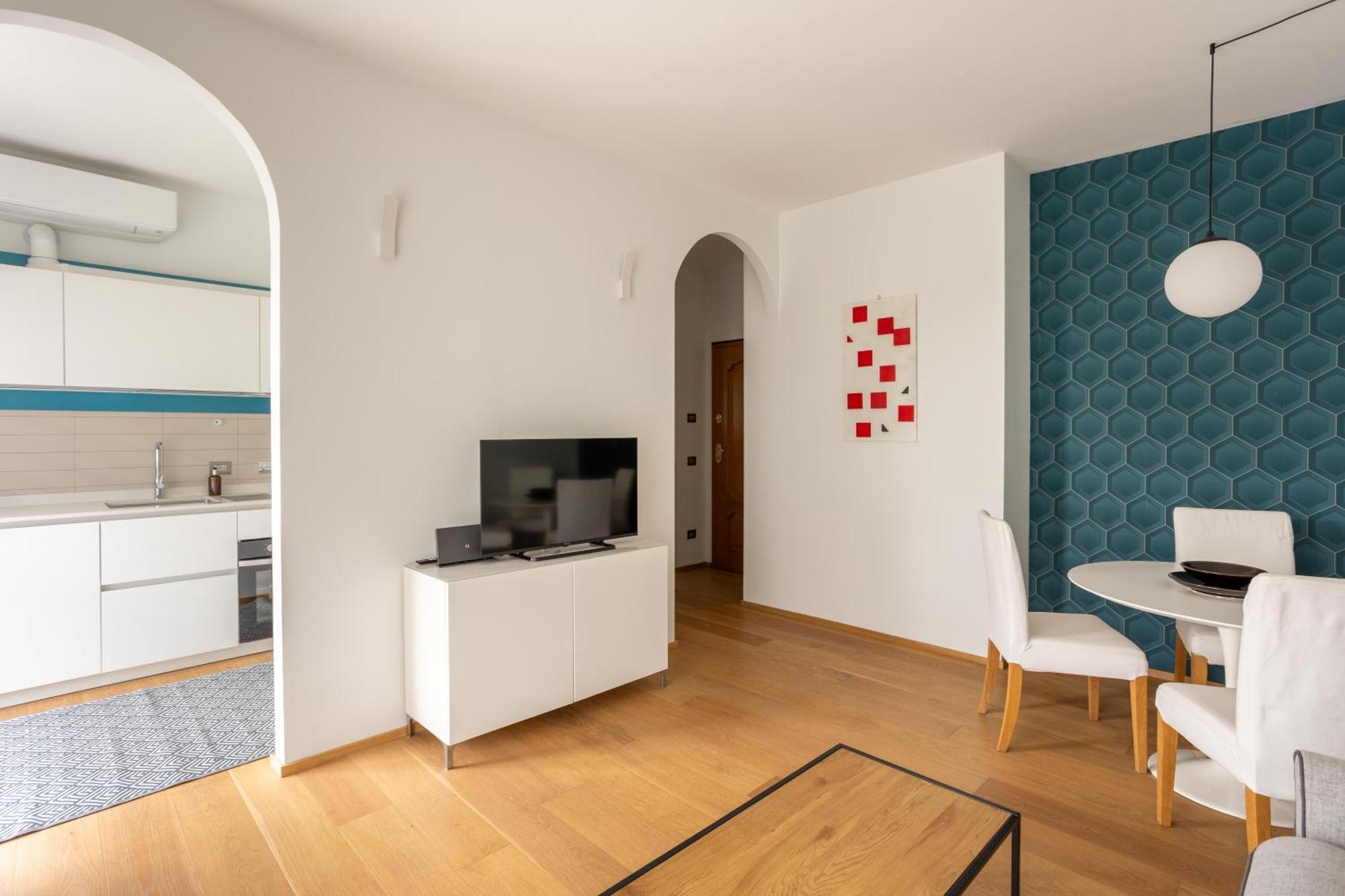 Suite 51 Appartamento Con Terrazzo A 50 Mt Dal Lago - Private Parking (Adults Only) Арона Екстер'єр фото