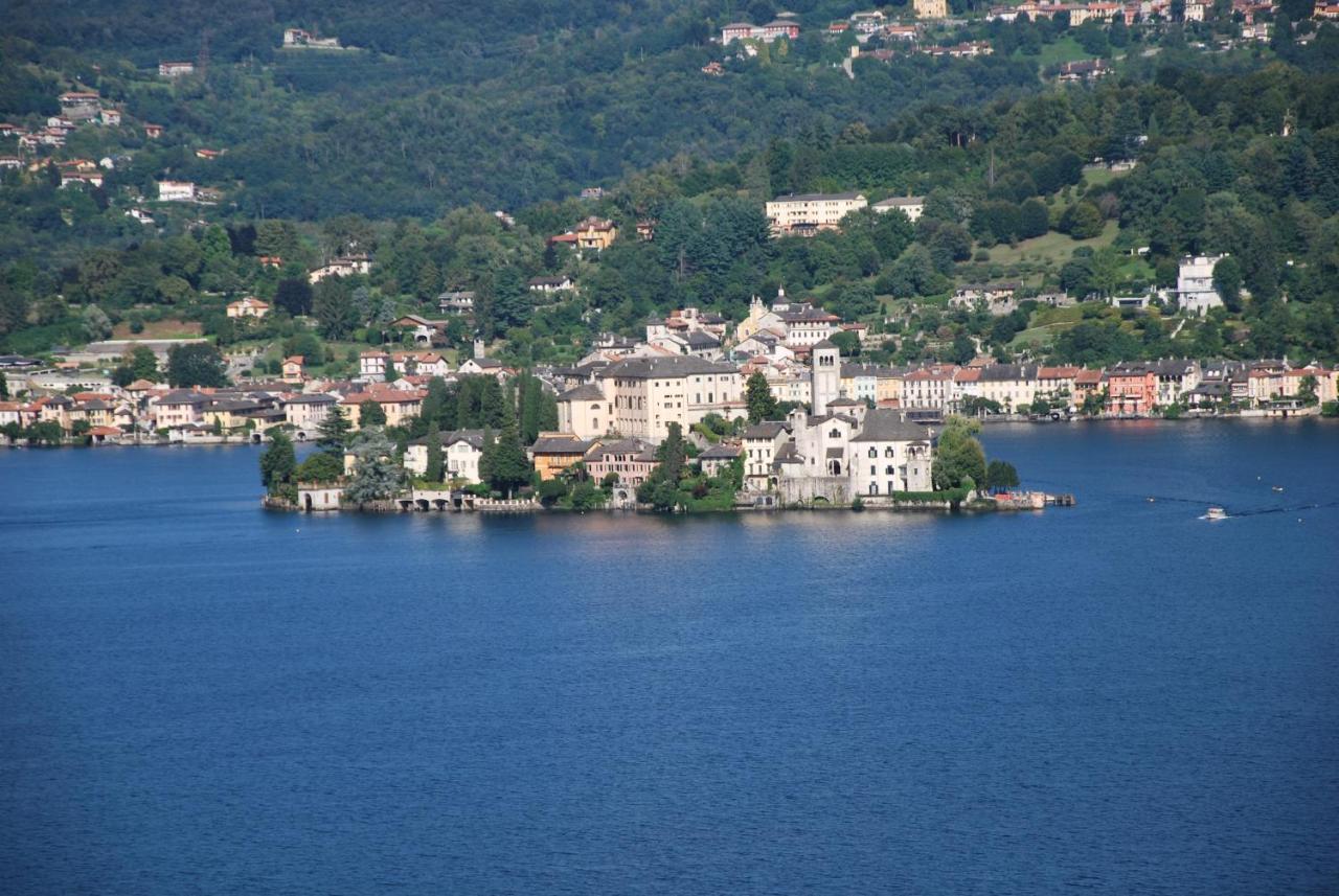 Suite 51 Appartamento Con Terrazzo A 50 Mt Dal Lago - Private Parking (Adults Only) Арона Екстер'єр фото